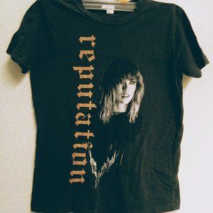 Taylor Swift Reputation Tour T-shirt  For The Small Swifty!